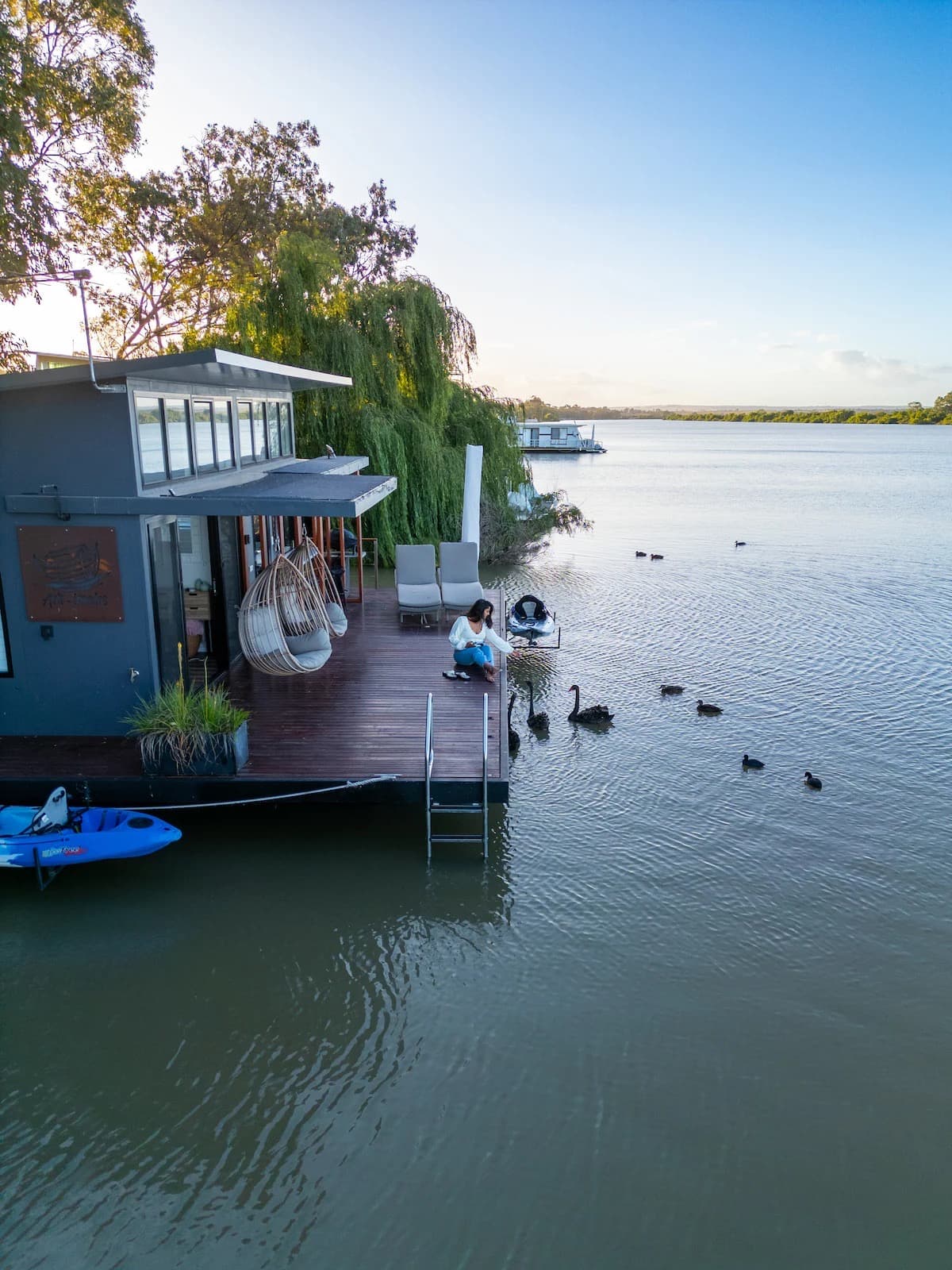 Ark-imedes houseboat