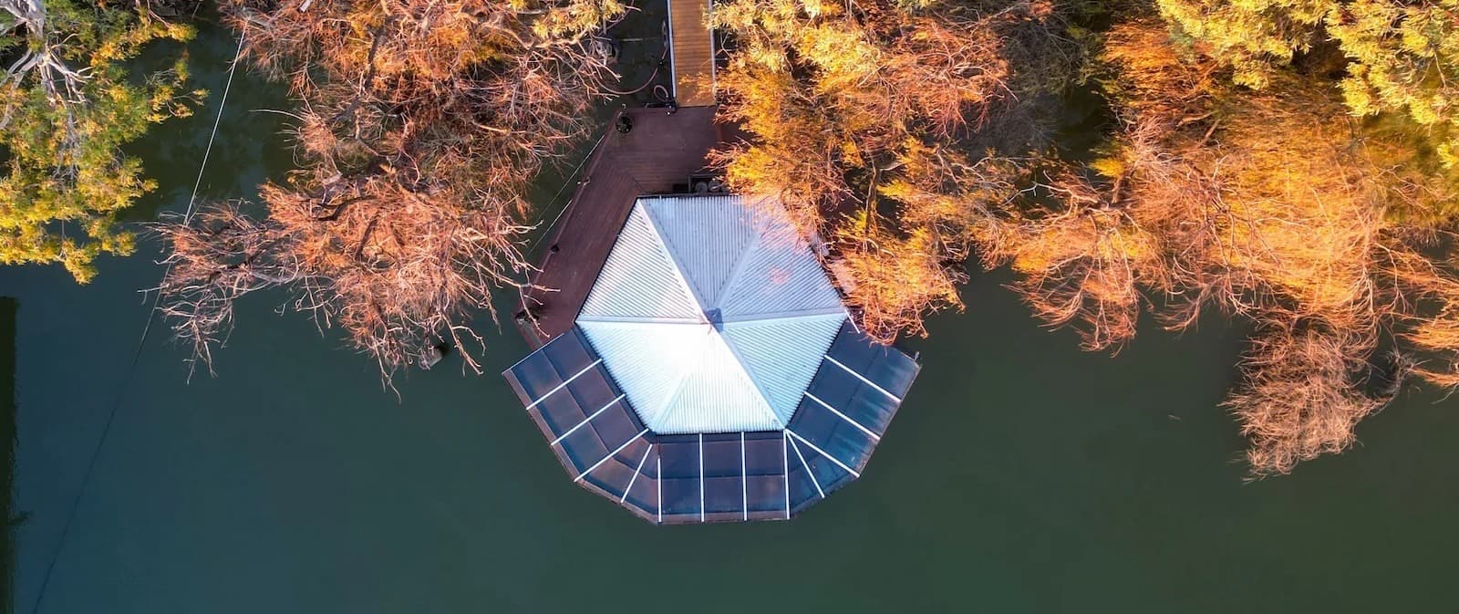 Hex'd houseboat