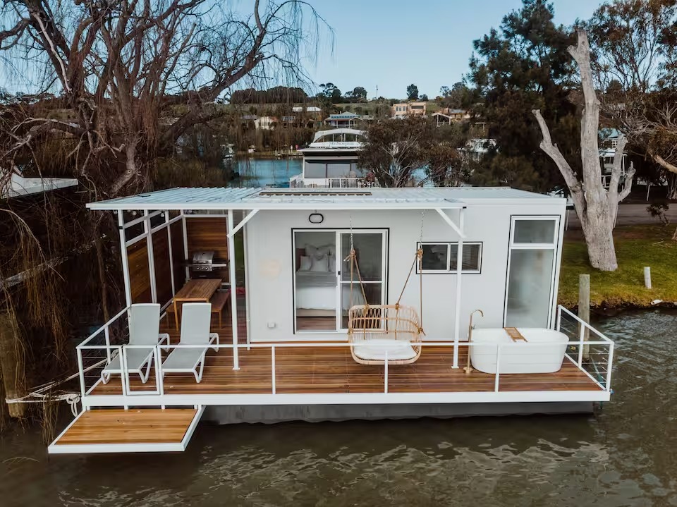 The Floathouse - Image 1